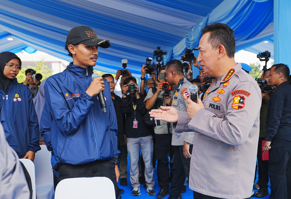 Pelepasan Angkatan Kerja Baru oleh Kapolri