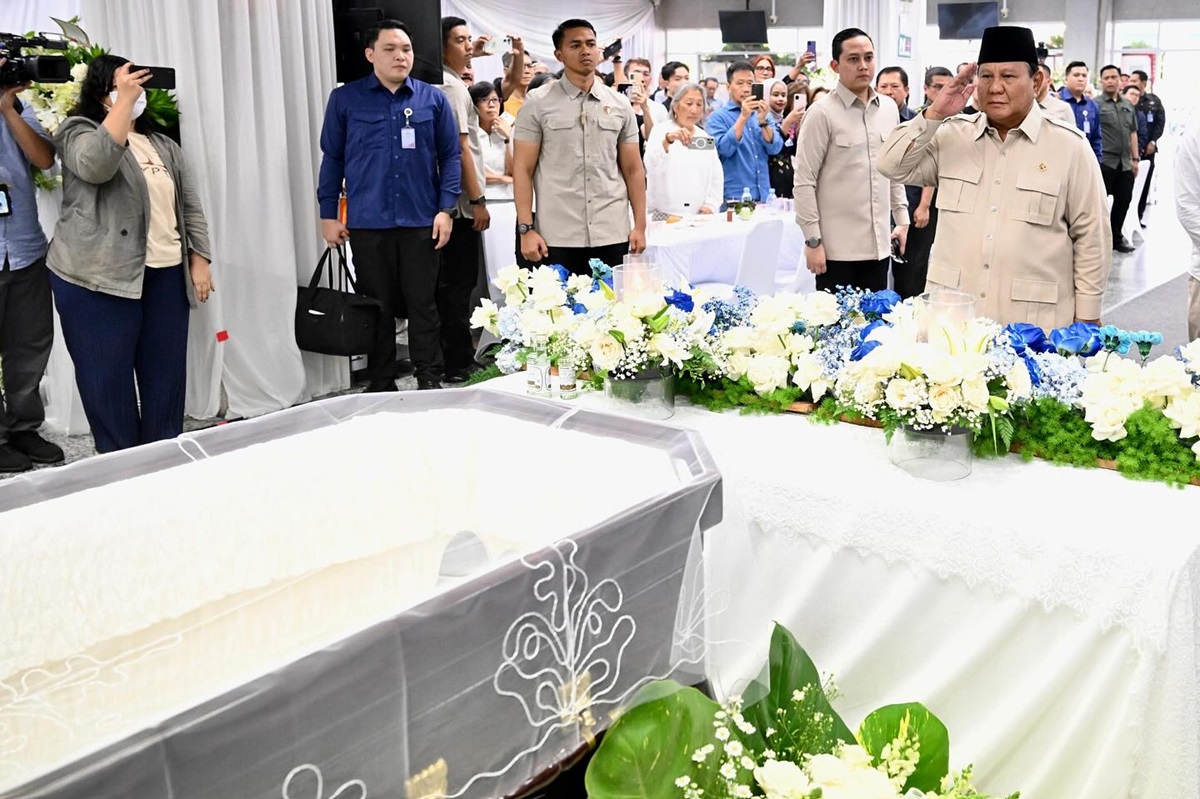 Prabowo Layat ke Rumah Duka Kwik Kian Gie