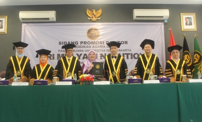 Promosi Doktor Sri Mulyani Nasution