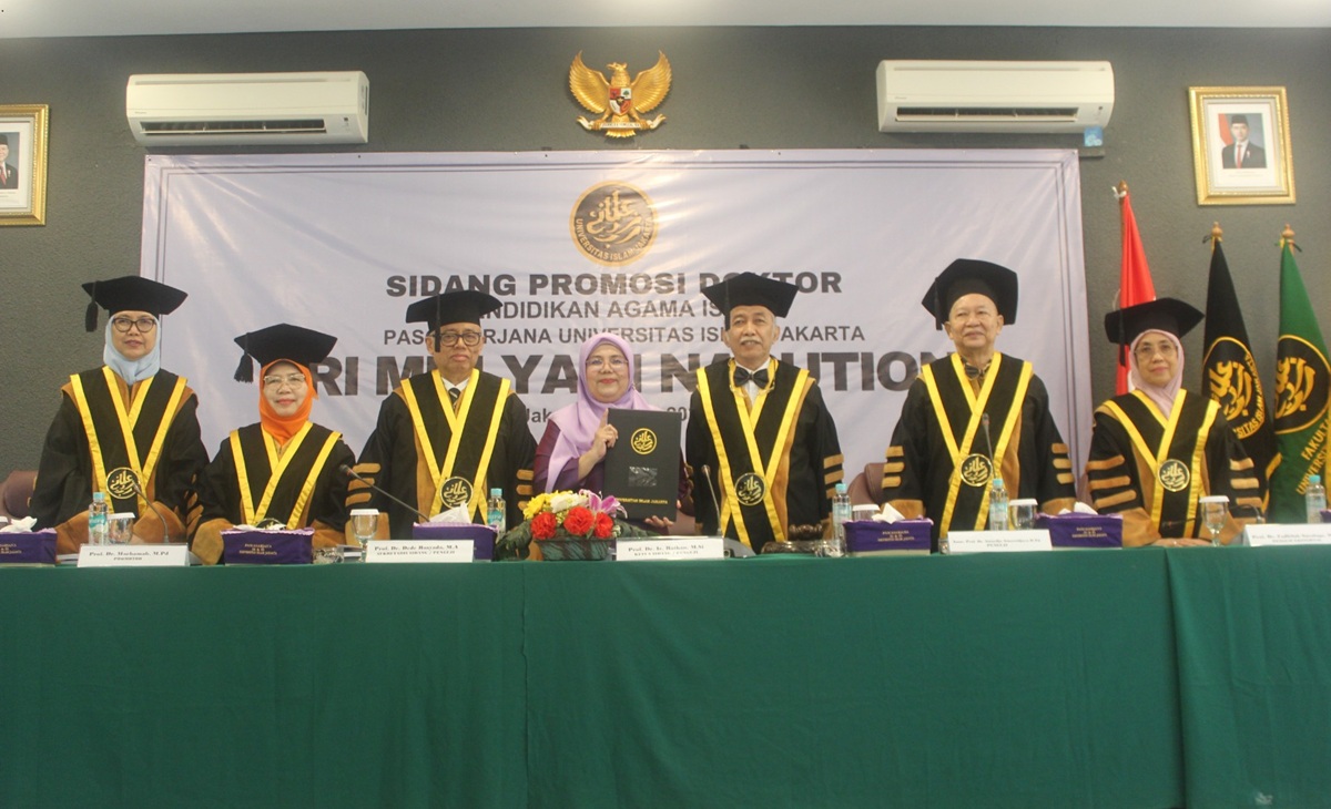Promosi Doktor Sri Mulyani Nasution