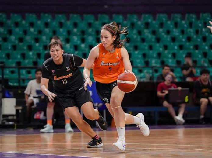 Timnas Basket Putri Indonesia saat berlaga