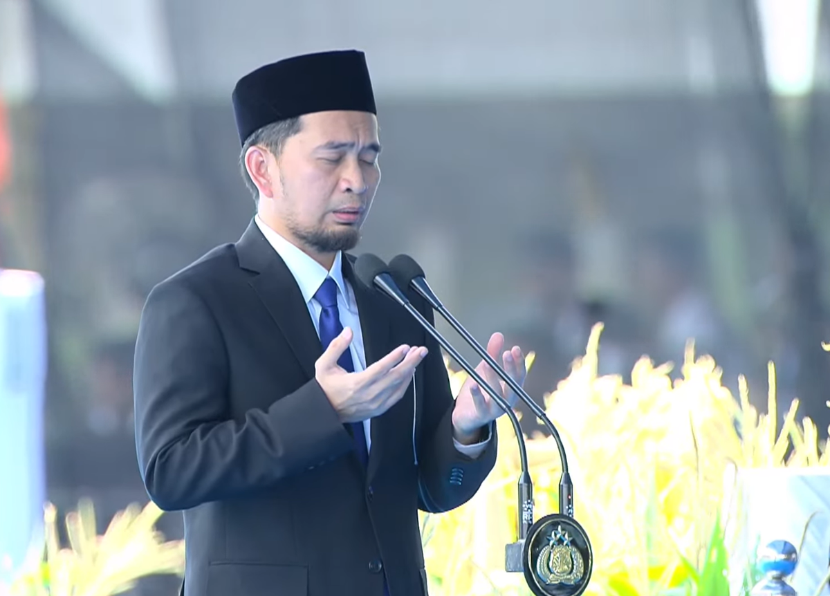 Ustadz Adi Hidayat di Puncak HUT 79 Polri