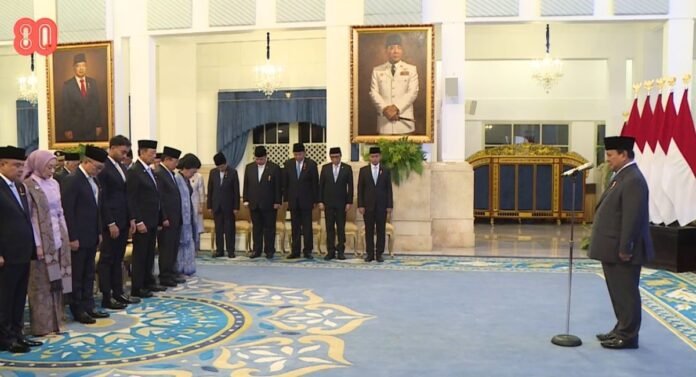 141 Tokoh Terima Tanda Jasa