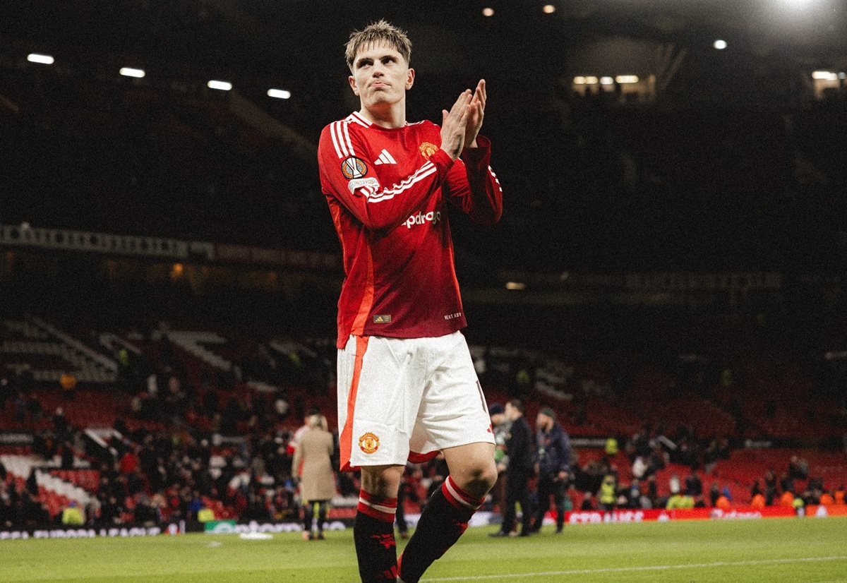 Alejandro Garnacho bersama Manchester United
