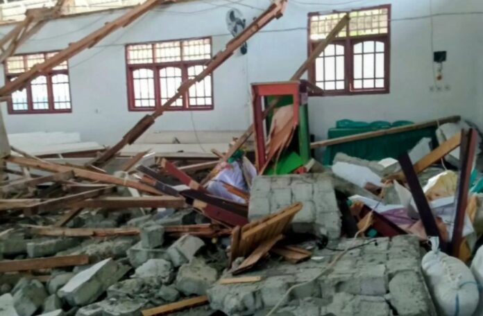 Gempa poso