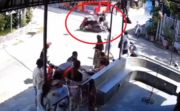 Kecelakaan motor di perempatan