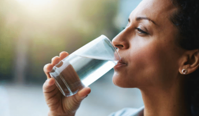 Minum air putih