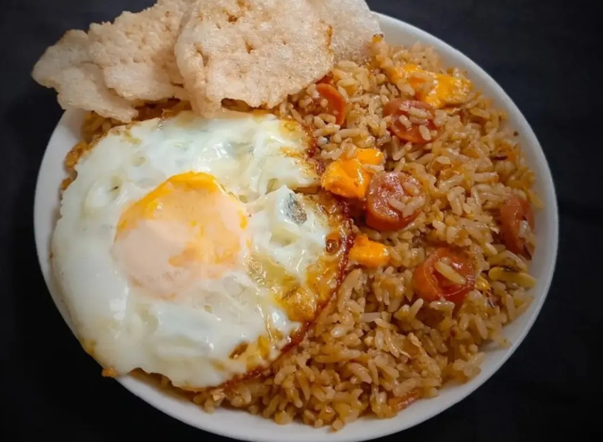 Nasi Goreng Terasi Sosis Telur
