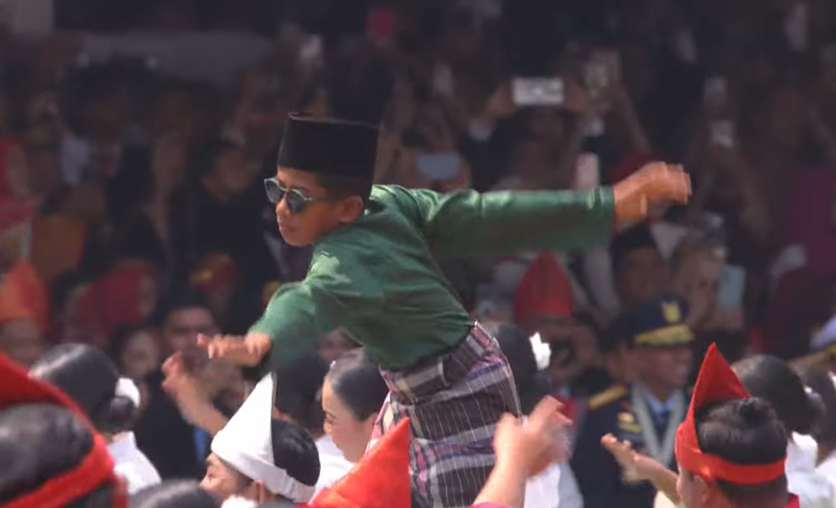 Pertunjukan Pacu Jalur