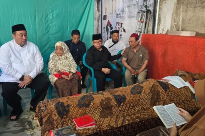 Pramono Anung Takziyah ke Affan Kurniawan