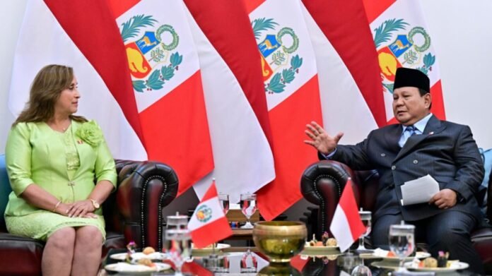 Presiden Prabowo bersama Presiden Peru.