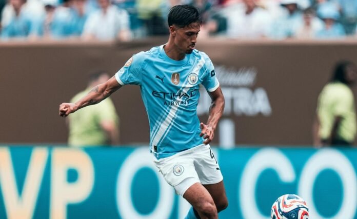 Tijjani Reijnders bersama Manchester City