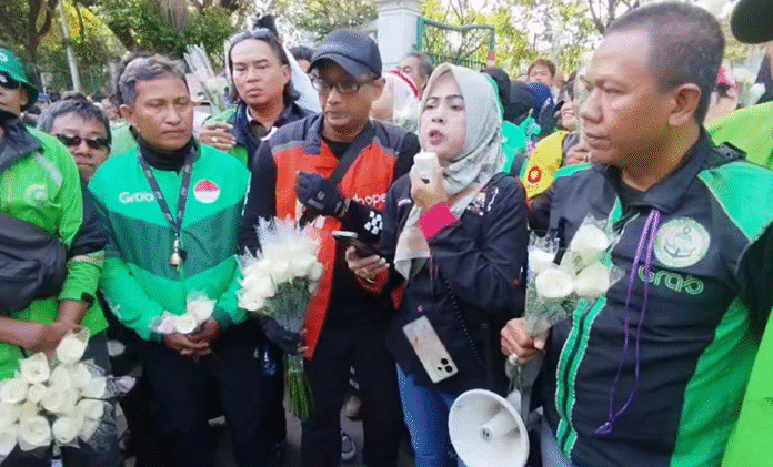 Aksi solidaritas driver Ojol di Jakarta