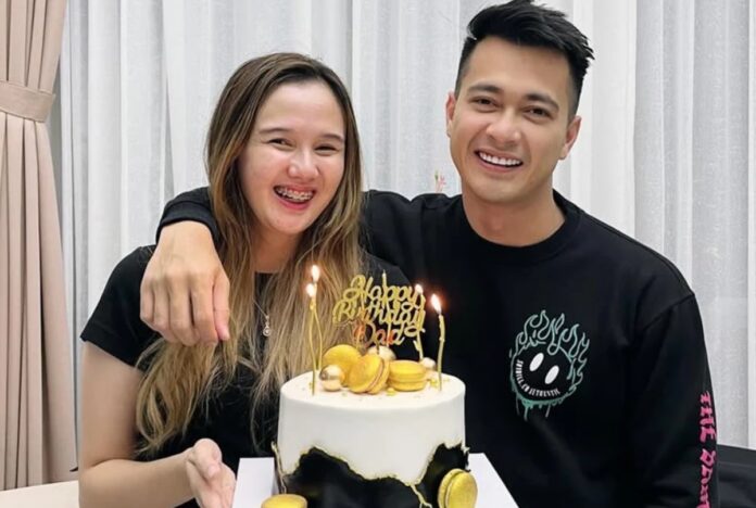 Eza Gionino dan istri