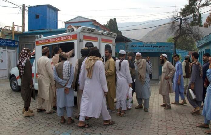Korban gempa Afghanistan
