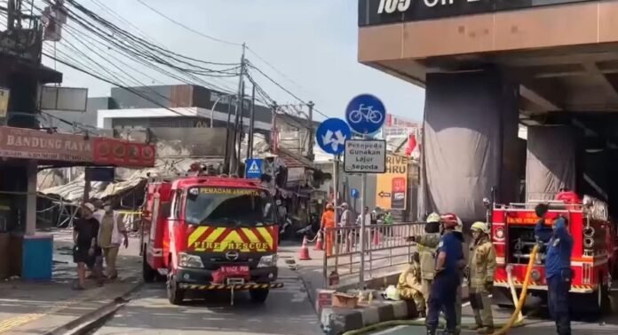 food court fatmawati ludes terbakar 2