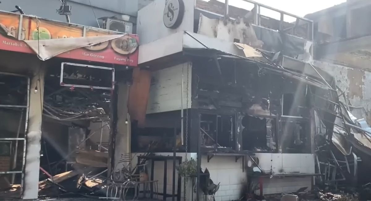 food court fatmawati ludes terbakar 3