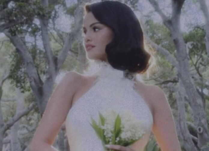 Gaun pernikahan Selena Gomez