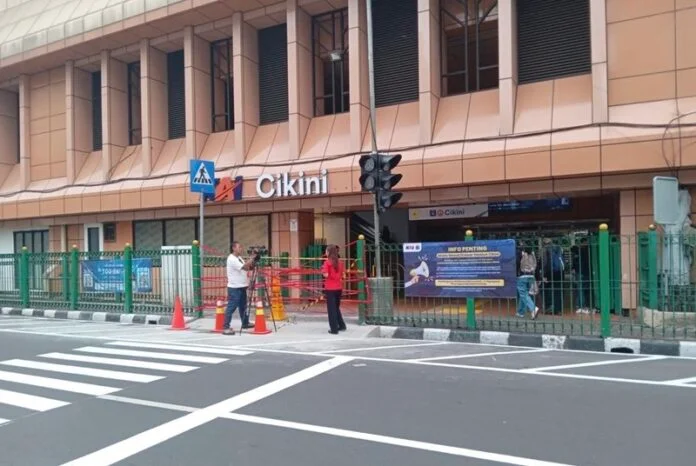 pelican crossing cikini