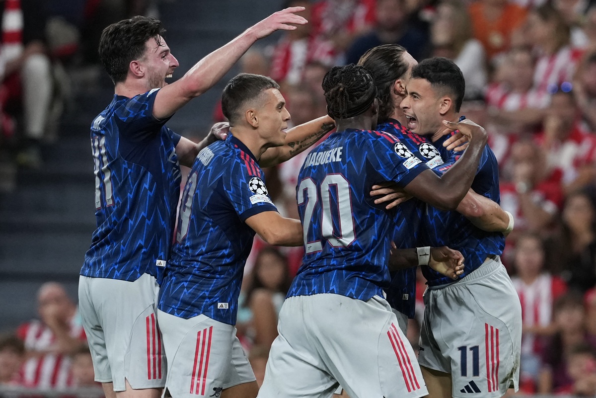 skuad arsenal selebrasi gol lawan athletic bilbao di liga champions