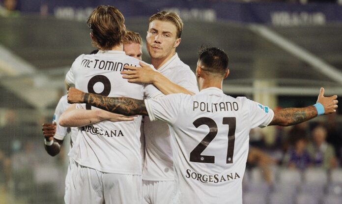 skuad napoli saat selebrasi gol