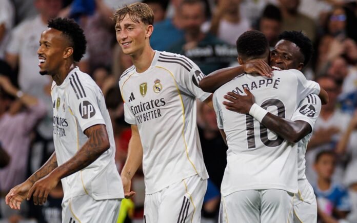 Skuad Real Madrid saat selebrasi gol Skuad Real Madrid saat selebrasi gol