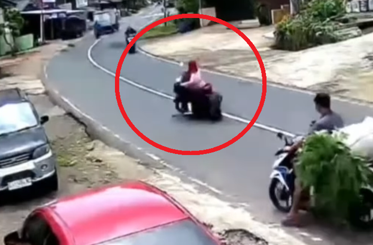 Motor ibu-ibu oleng