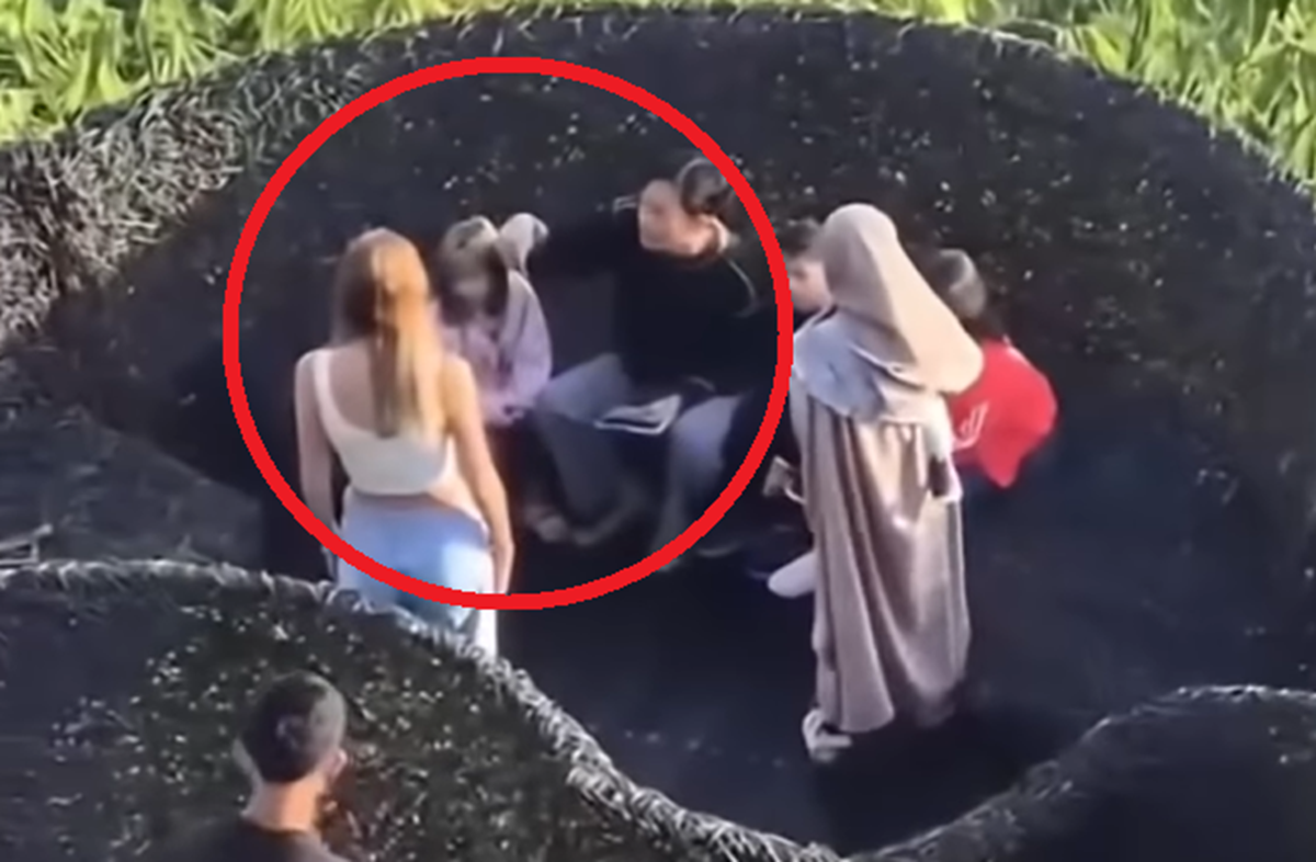 Video viral wanita bule diduga usir keluarga indonesia