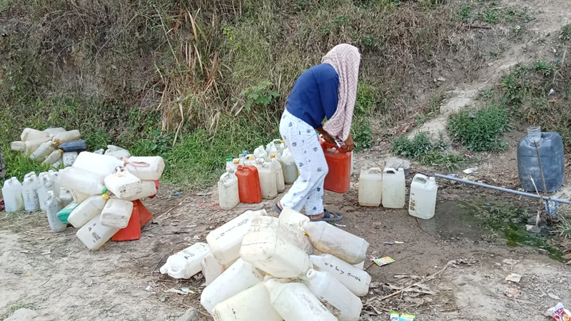 warga kampung mbong keluhkan krisis air bersih tak kunjung usai