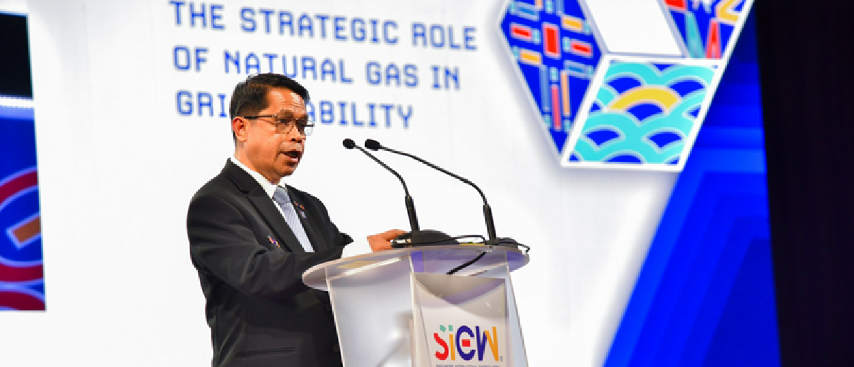 Direktur Jenderal Migas Kementerian Energi dan Sumber Daya Mineral berbicara dalam SIEW