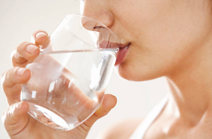 Minum air putih