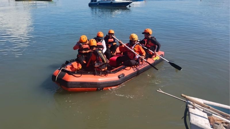 Operasi pencarian Balita yang jatuh dari perahu di laut Pangkep