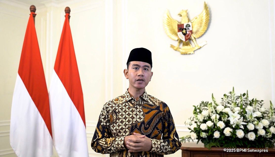 Wapres Gibran Hari Santri - HOLOPIS