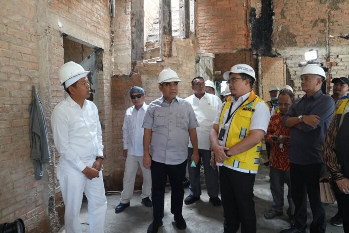 ketua mpr ri ahmad muzani bersama gubernur jawa barat dedi mulyadi 1