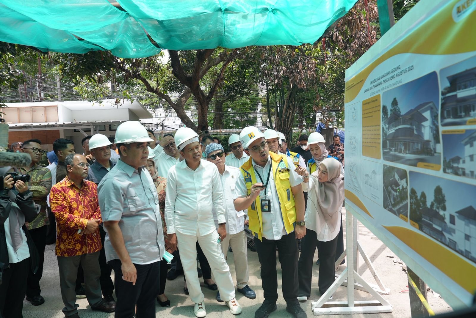 ketua mpr ri ahmad muzani bersama gubernur jawa barat dedi mulyadi 2