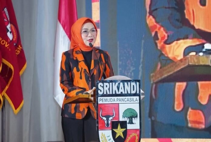 nilam sari lawira holopis