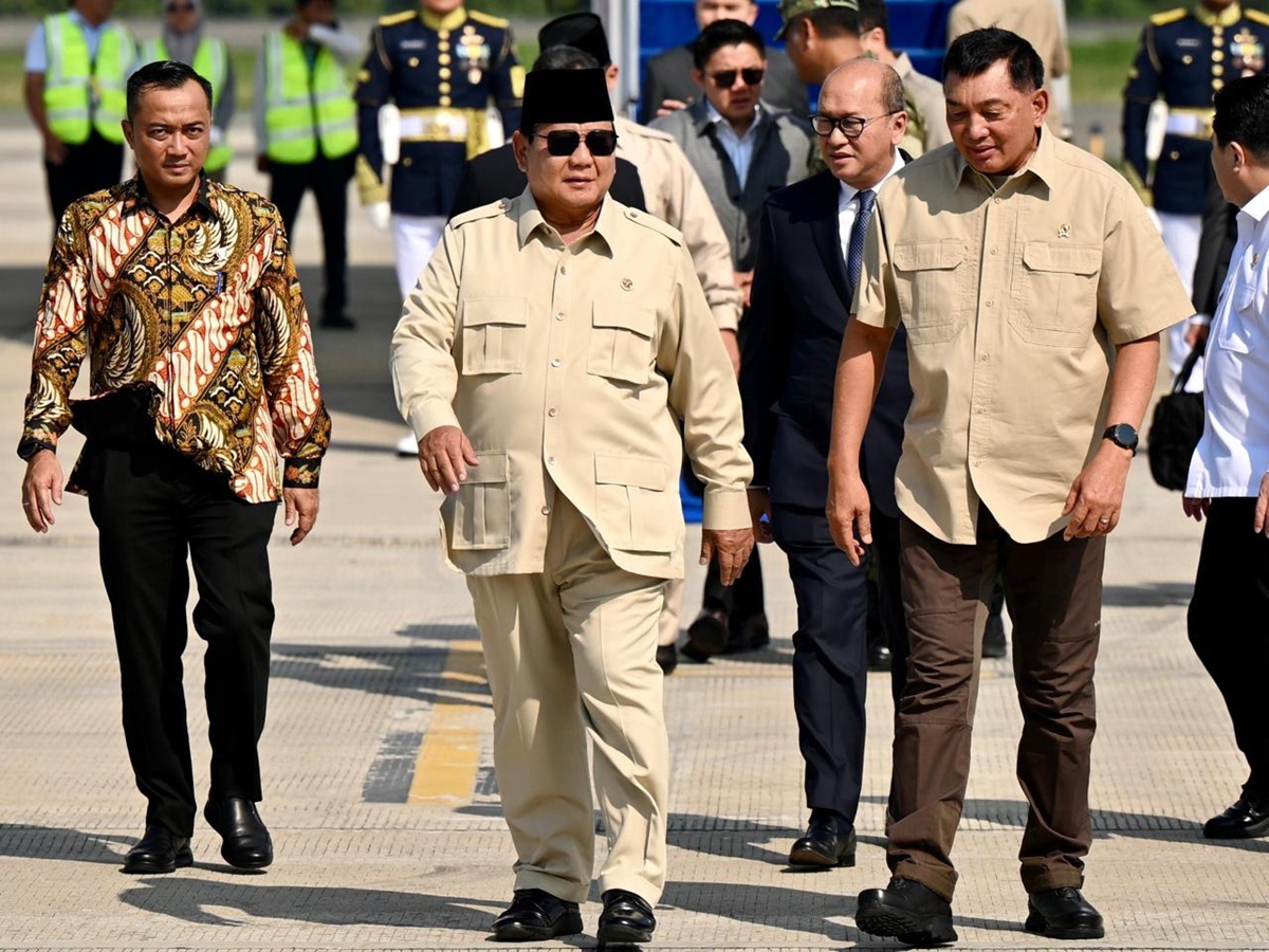 presiden prabowo subianto tiba di indonesia usai usai hadiri ktt perdamaian dan penghentian perang gaza