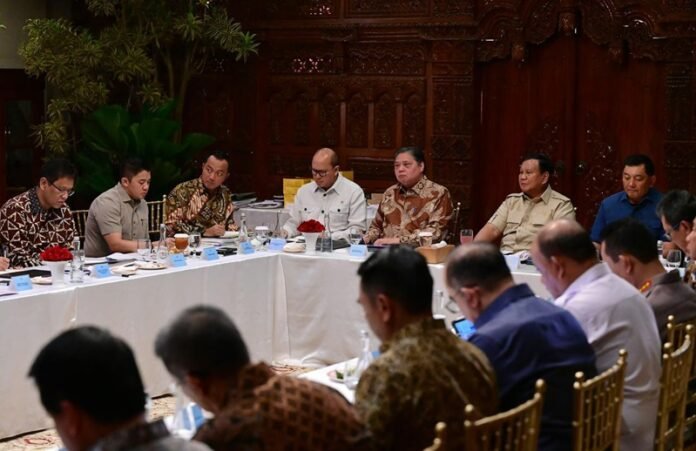 rapat terbatas minggu malam kabinet merah putih