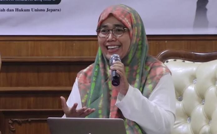 Aktivis Perempuan dan Anak Mayadina Rohmi Musfiroh - Holopis