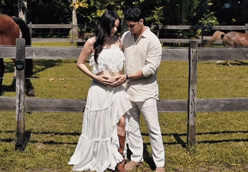 Alyssa Daguise dan Al Ghazali - Holopis.com