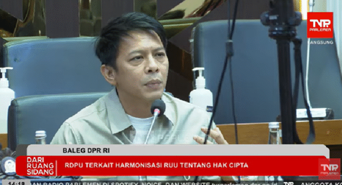 Ariel Noah dalam RDPU - Holopis