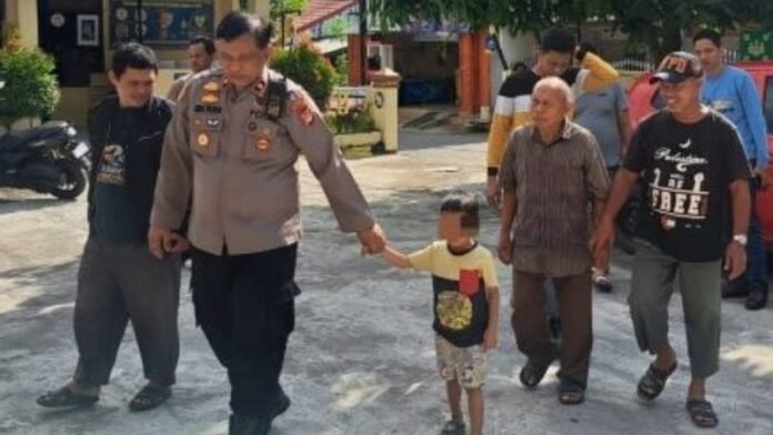 Bocah di Diduga Diculik Lansia - Holopis