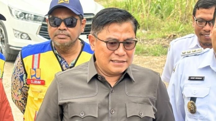 Danang Wicaksana Sulistya (DWS) Kereta di Luar Jawa - Holopis