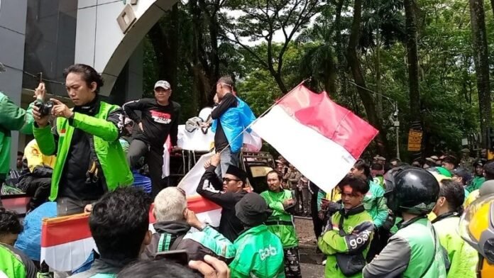 Demo Ojol di Makassar - Holopis (1)