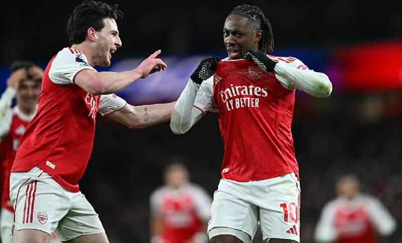 Eberechi Eze saat selebrasi gol bersama Arsenal - Holopis