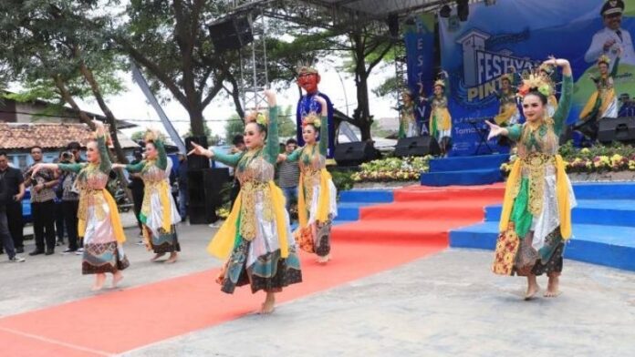 Festival Pintu Air 10 - Holopis
