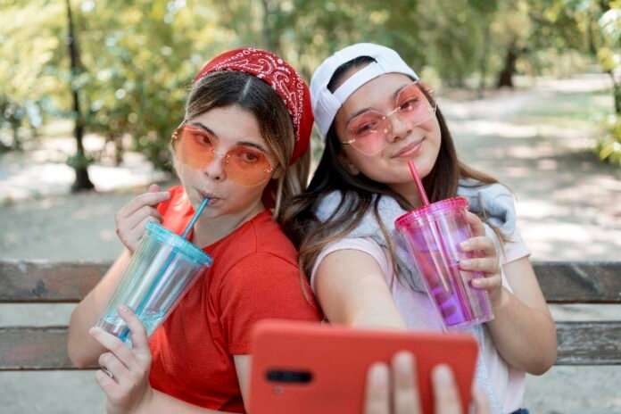 Gen Z dan Tumbler - Holopis