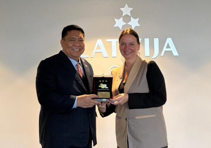IPL dan ETTU - Holopis