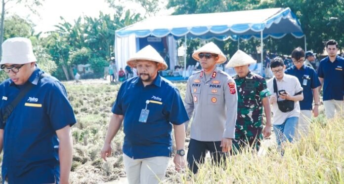 Kapolres Karawang beserta Perum Bulog - Holopis