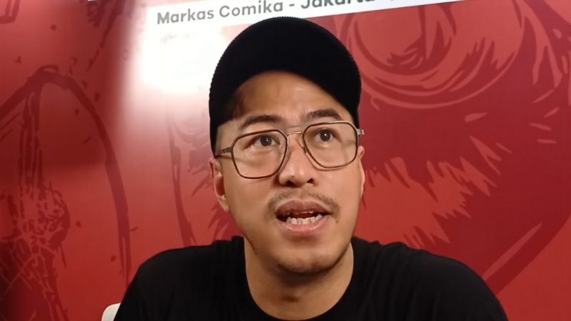 Komika Pandji Pragiwaksono - Holopis